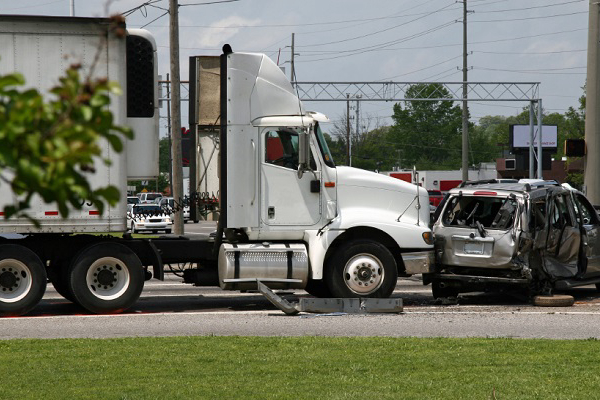 Accidents with Commercial Vehicles - Lawyers Blog - Personal Injury